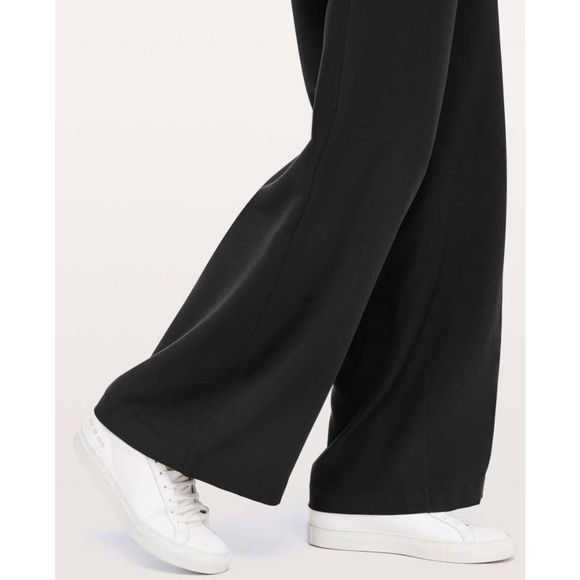 LULULEMON ATHLETICA On the Fly 'Wide Leg Woven 31.5' Size 4 - Picture 3 of 7